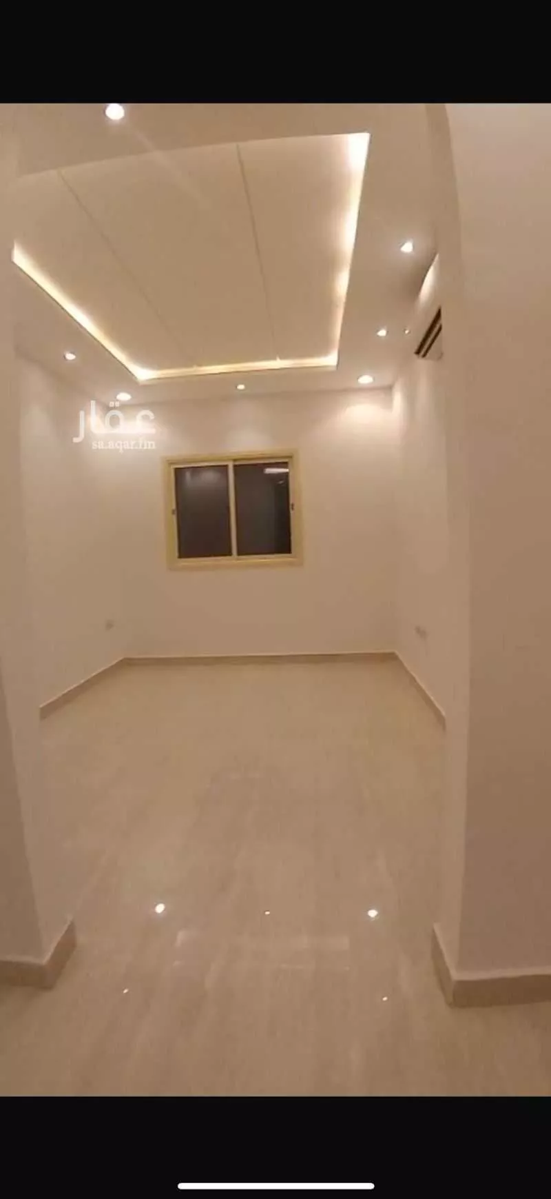 عمارة 818 م² في عرقة 11