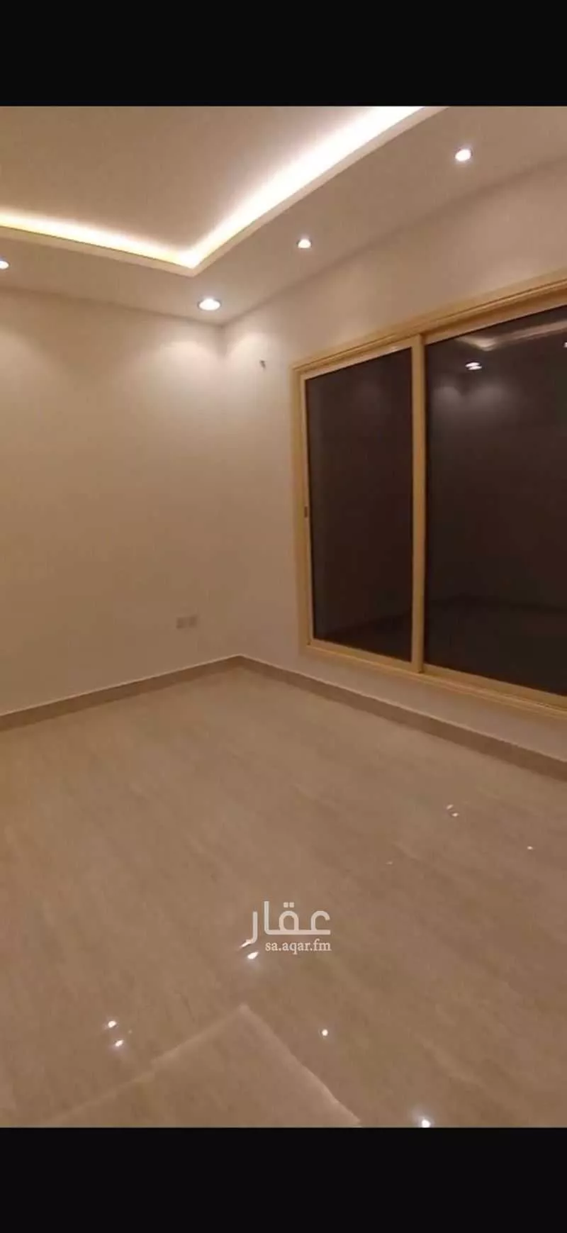 عمارة 818 م² في عرقة 6