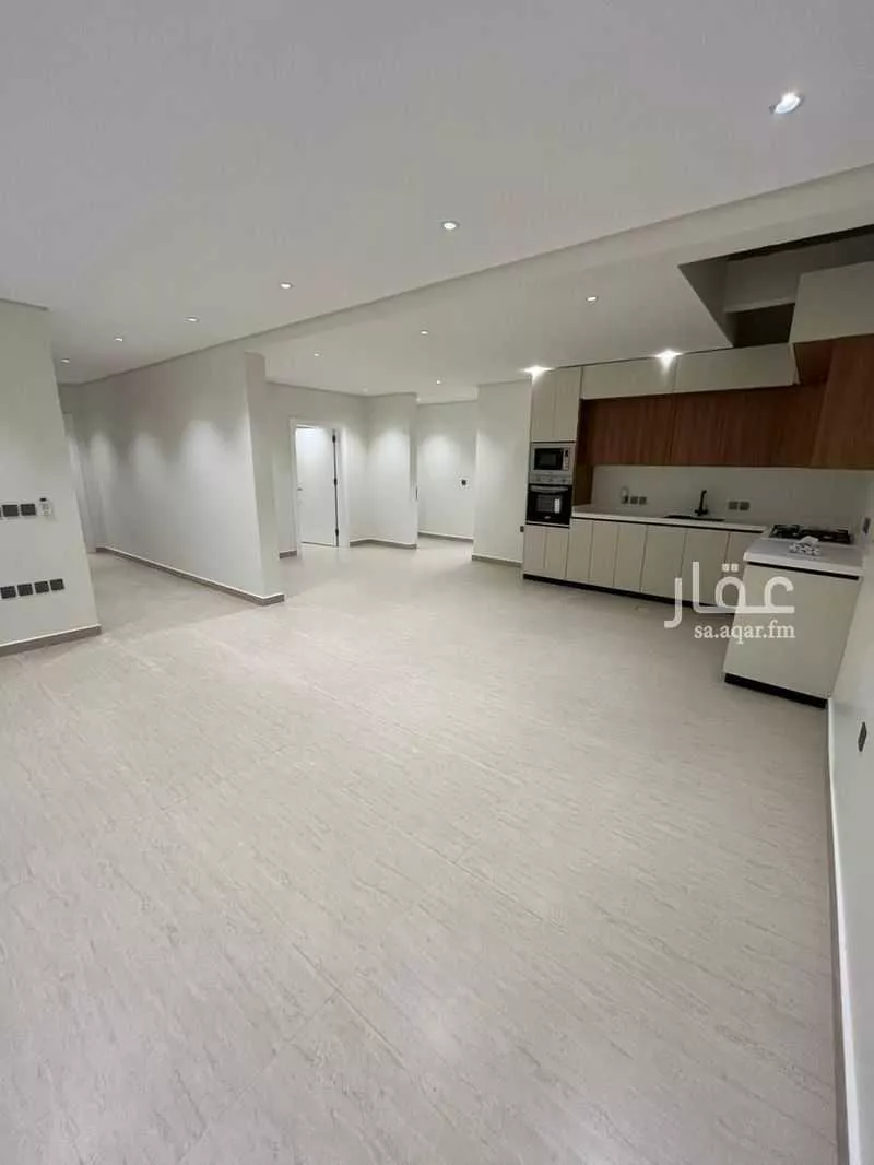 شقة 4 غرف في العقيق 4