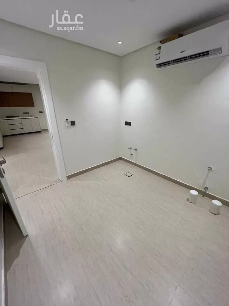 شقة 4 غرف في العقيق 10