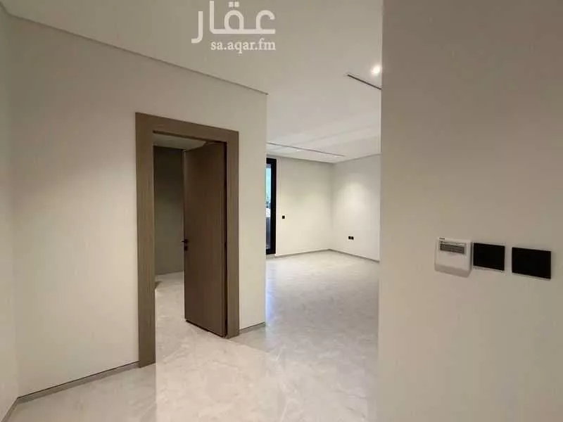 فيلا 5 غرف في النرجس 28