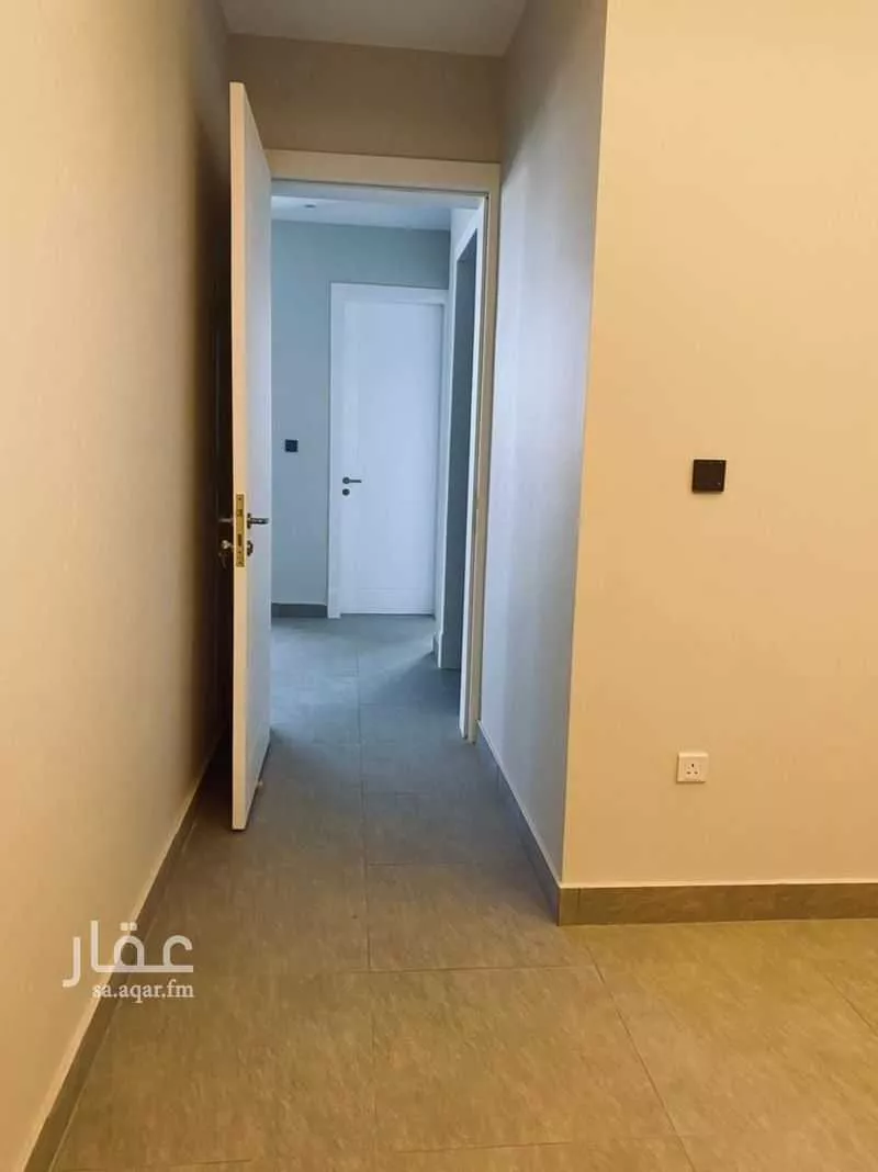 شقة 3 غرف في الملقا 6