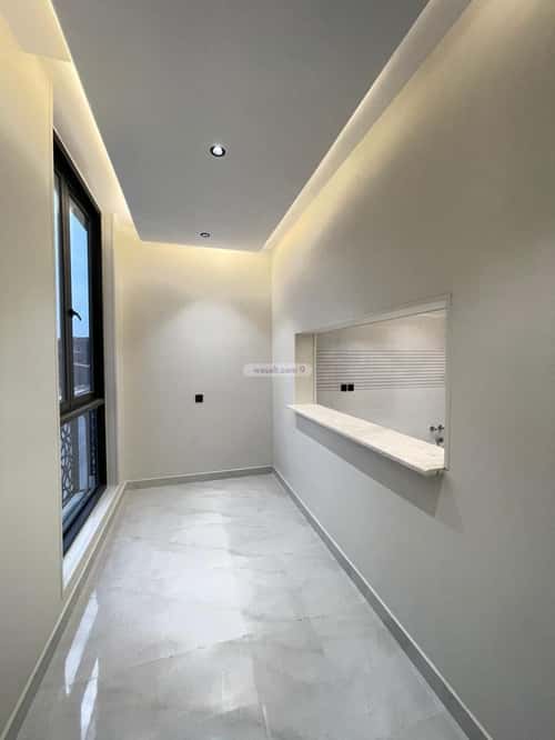 شقة 5 غرف في الملك فهد 8