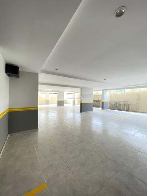 شقة 5 غرف في الملك فهد 9