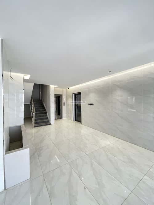 شقة 5 غرف في الملك فهد 3