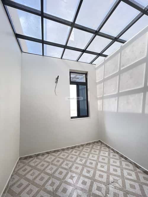 شقة 5 غرف في الملك فهد 7