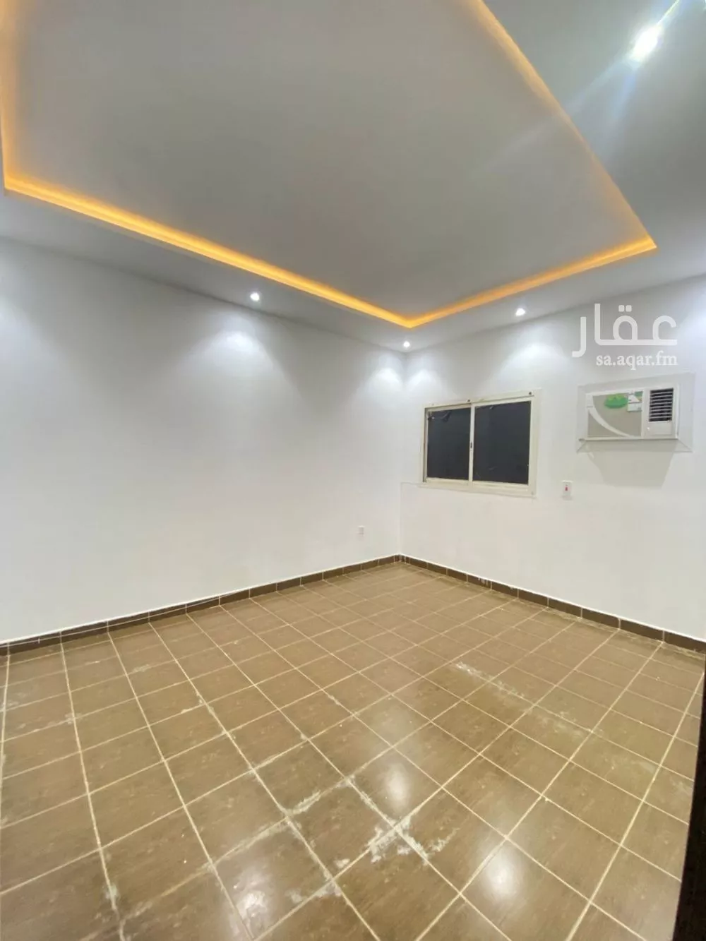 شقة 2 غرف في النزهة 4