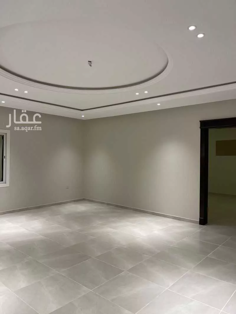 شقة 5 غرف في الملك فهد 8