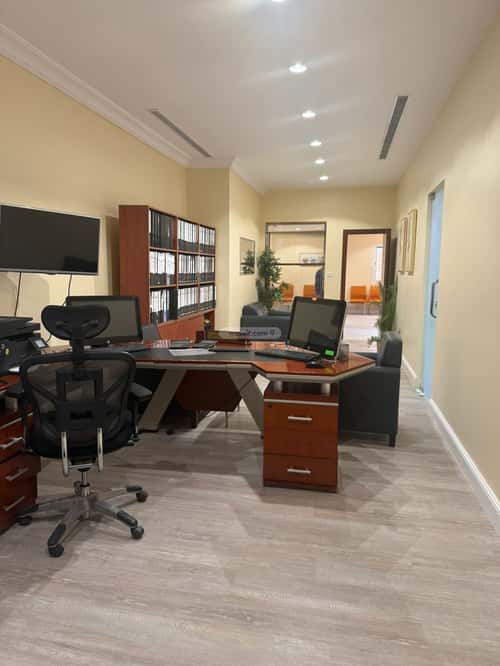 مكتب 690 م² في الفيصلية 11