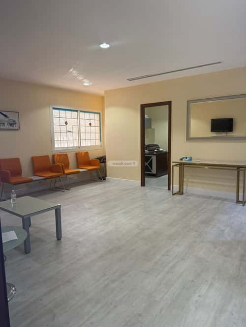 مكتب 690 م² في الفيصلية 12