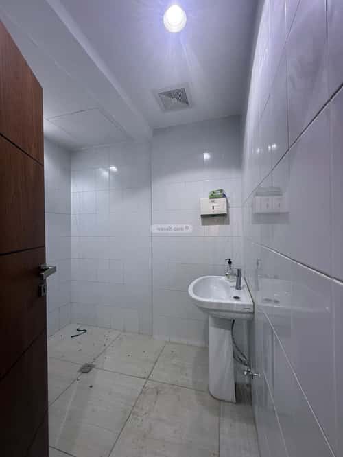 مكتب 690 م² في الفيصلية 3