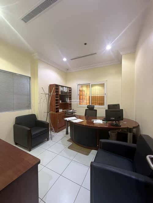 مكتب 690 م² في الفيصلية 4