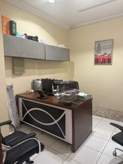 مكتب 690 م² في الفيصلية 6