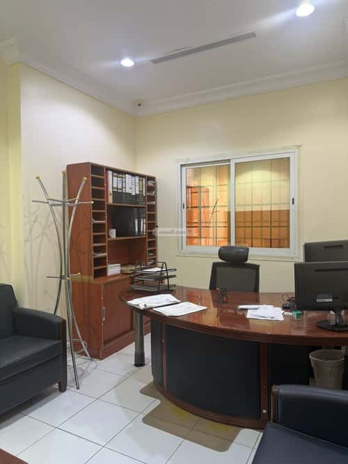 مكتب 690 م² في الفيصلية 8