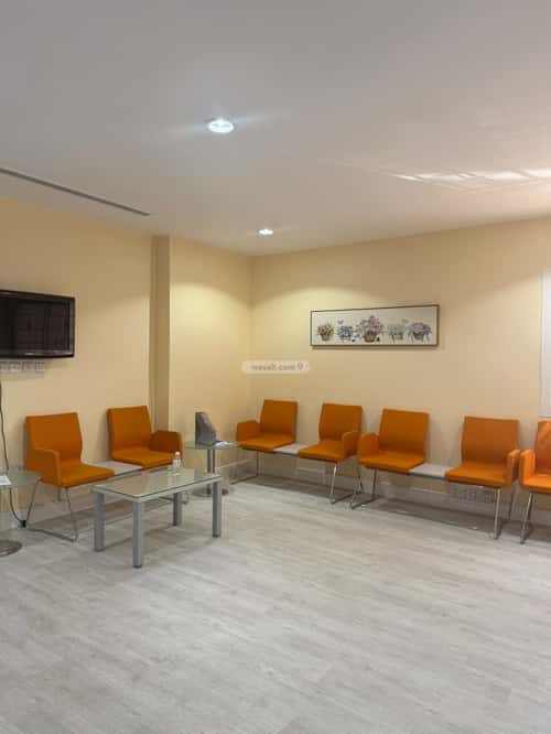 مكتب 690 م² في الفيصلية 9