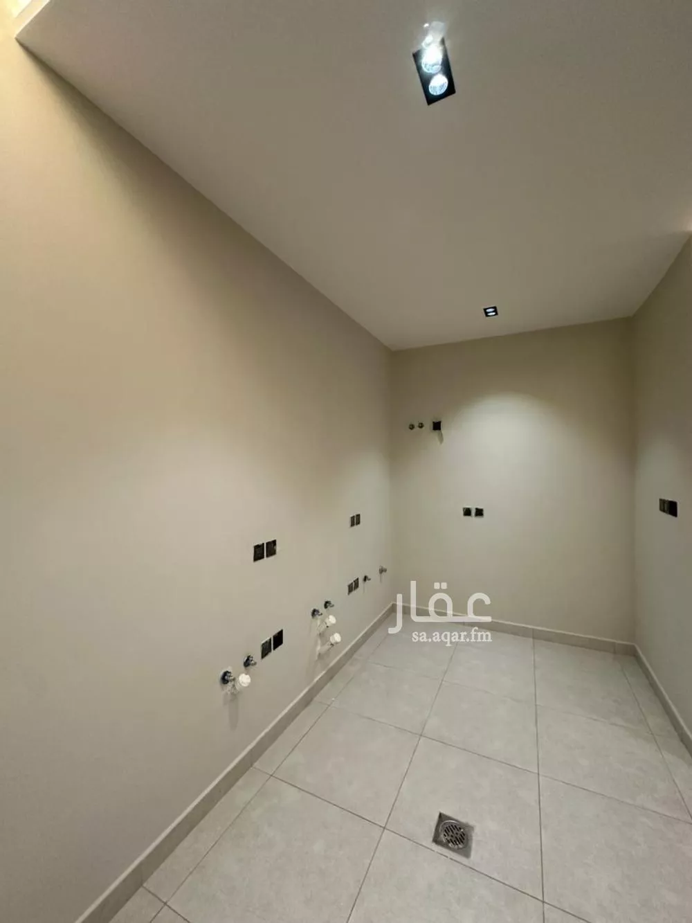 شقة 3 غرف في العزيزية 7