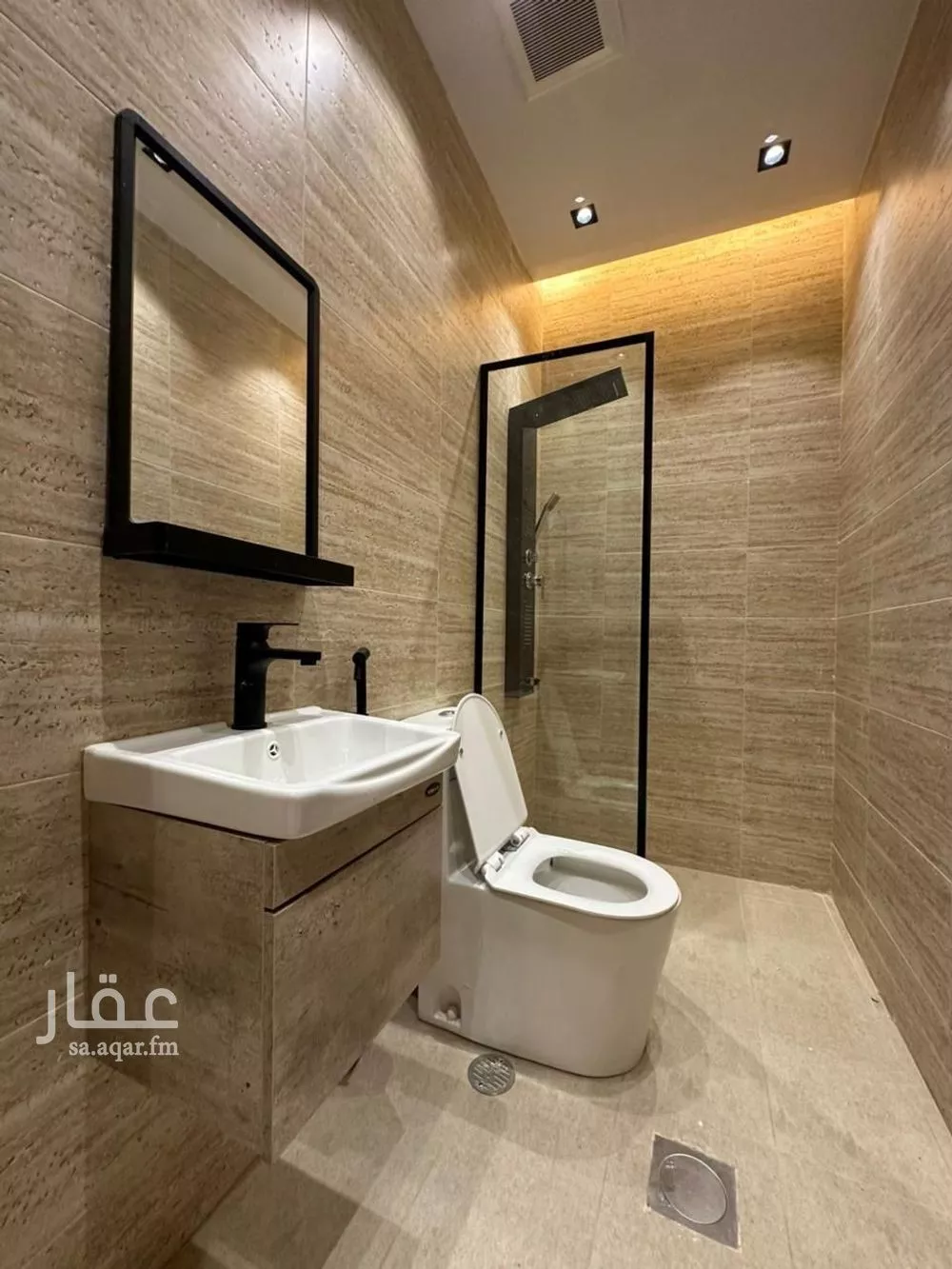 شقة 3 غرف في العزيزية 9