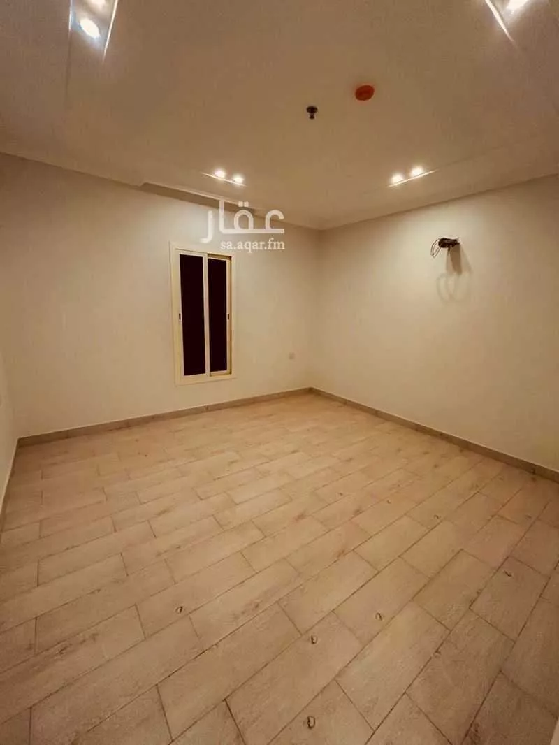 شقة 5 غرف في الحمرا 8