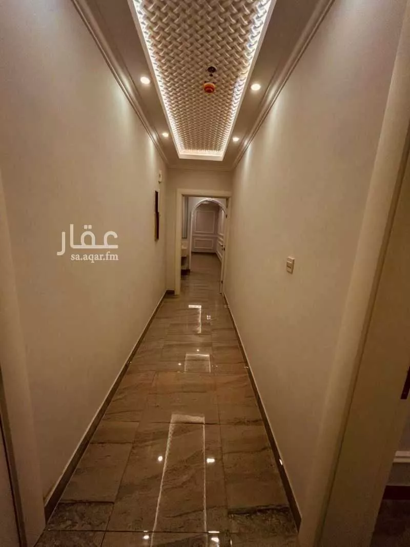 شقة 5 غرف في الحمرا 10