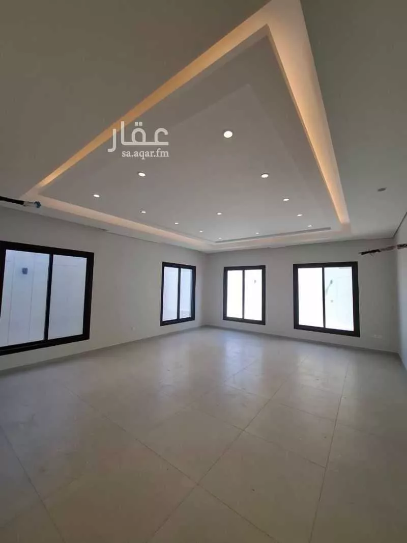 فيلا 9 غرف في الشراع 3