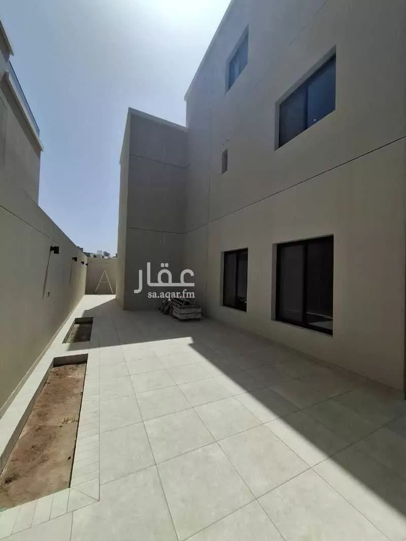 فيلا 9 غرف في الشراع 4