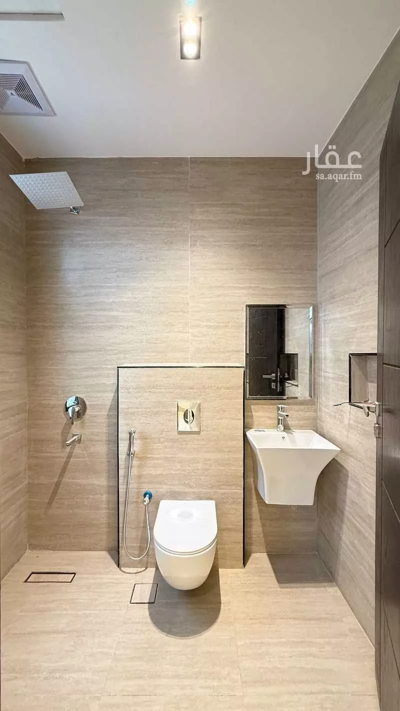 5 bedroom floor in Ash Sharq 4