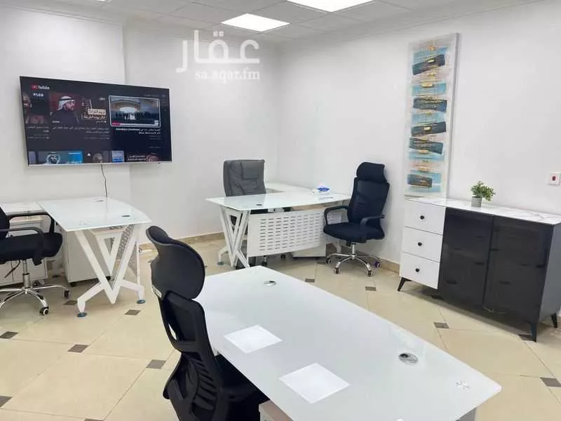 مكتب 150 م² في الورود 11