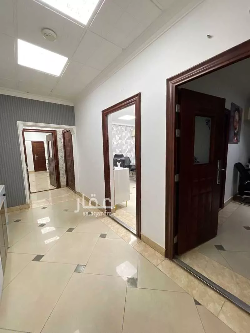 مكتب 150 م² في الورود 4