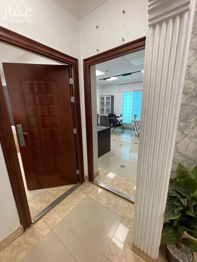 مكتب 150 م² في الورود 7