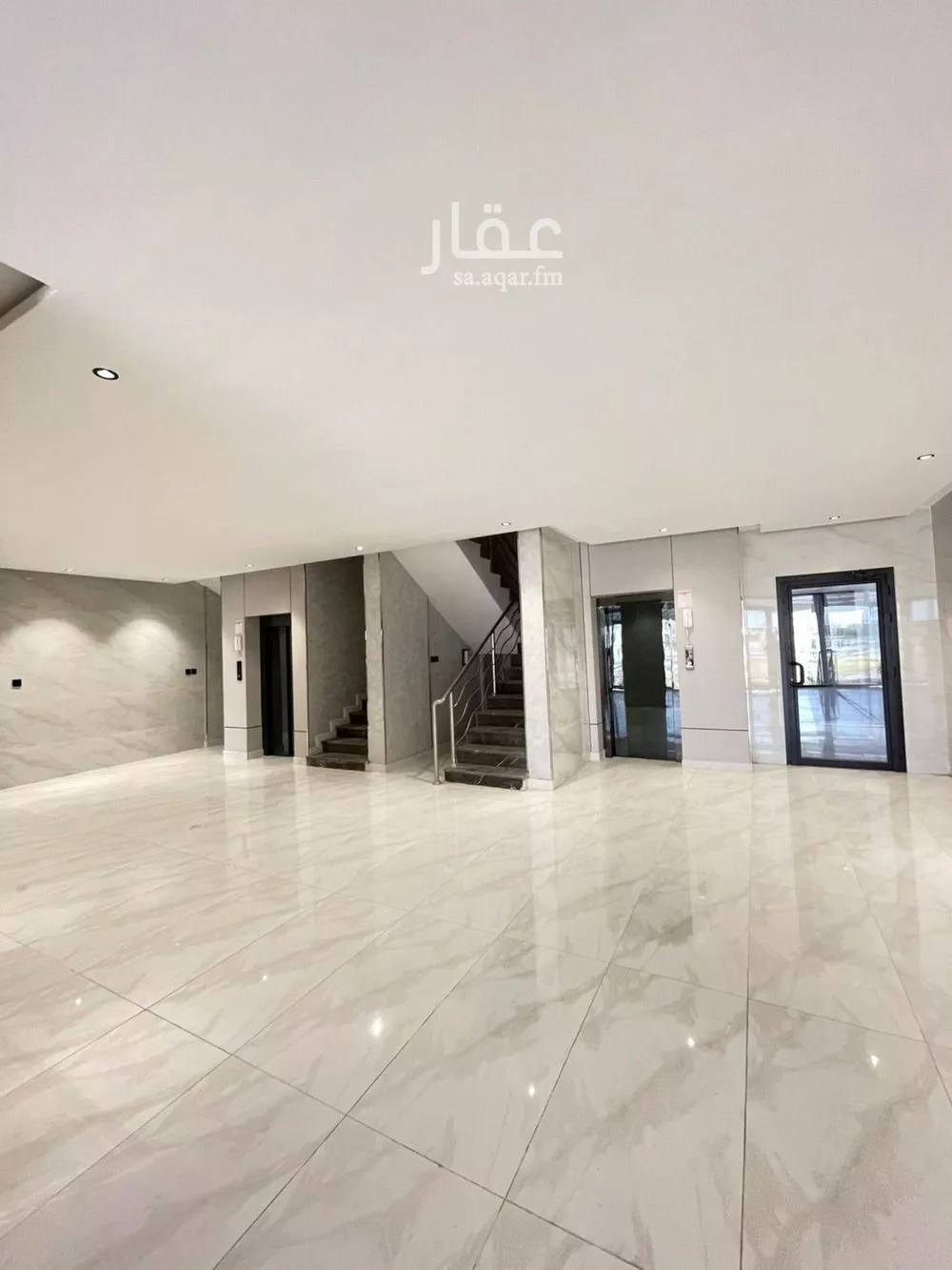 شقة 5 غرف في الملك فهد 15