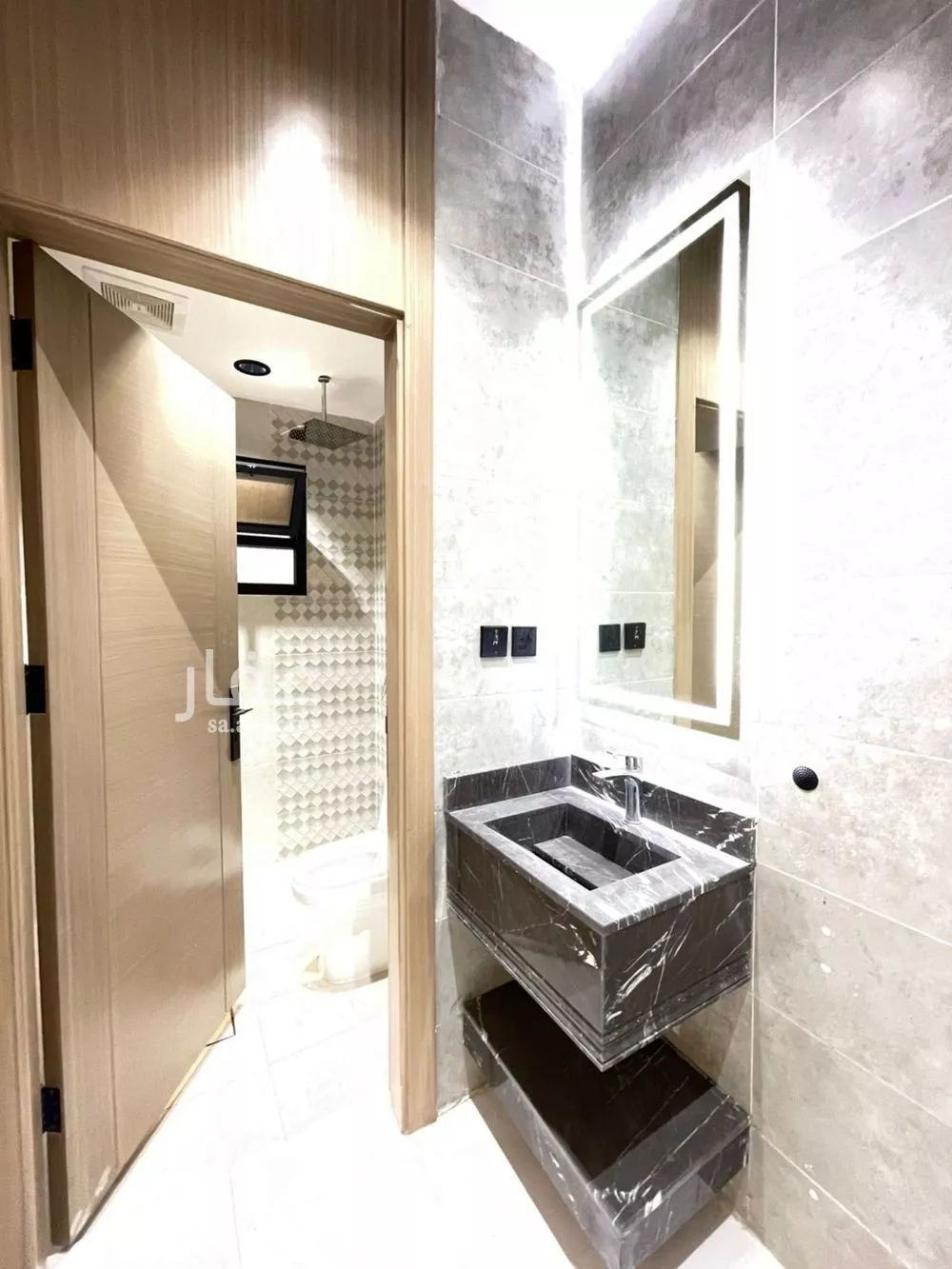 شقة 5 غرف في الملك فهد 10