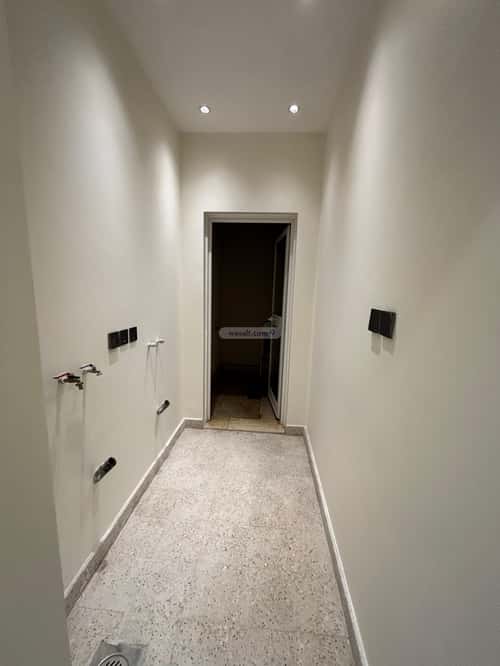 شقة 4 غرف في العقيق 12