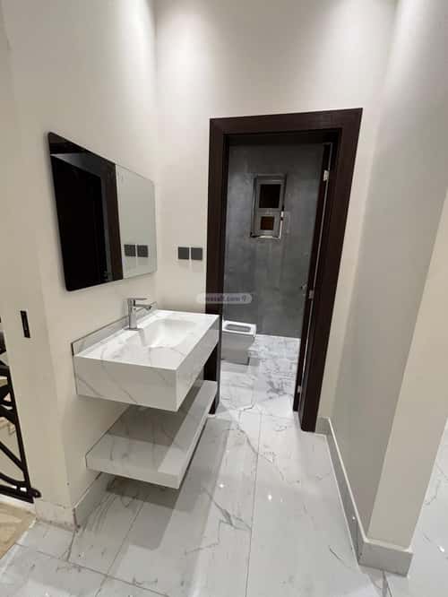 شقة 4 غرف في العقيق 9