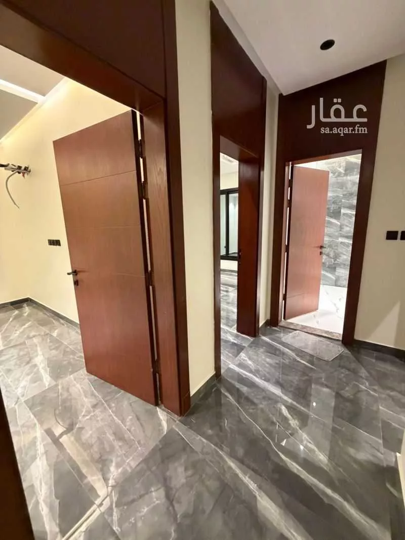 شقة 4 غرف في النزهة 4