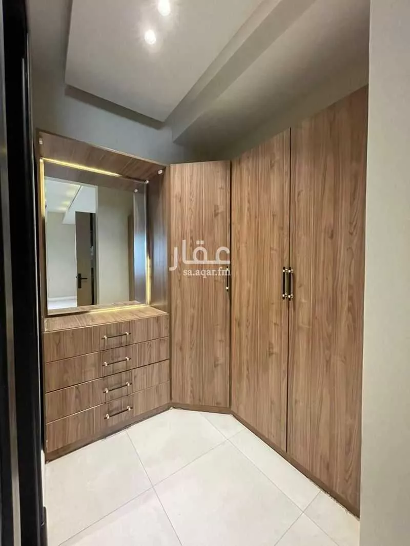 شقة 5 غرف في الزهراء 8
