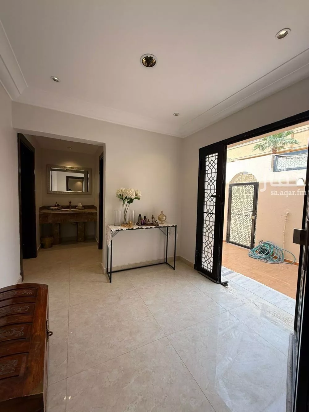 فيلا 4 غرف في التعاون 4