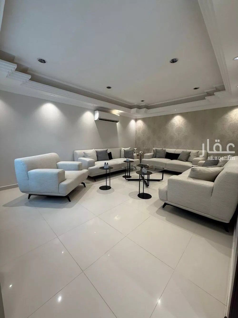 فيلا 4 غرف في التعاون 6