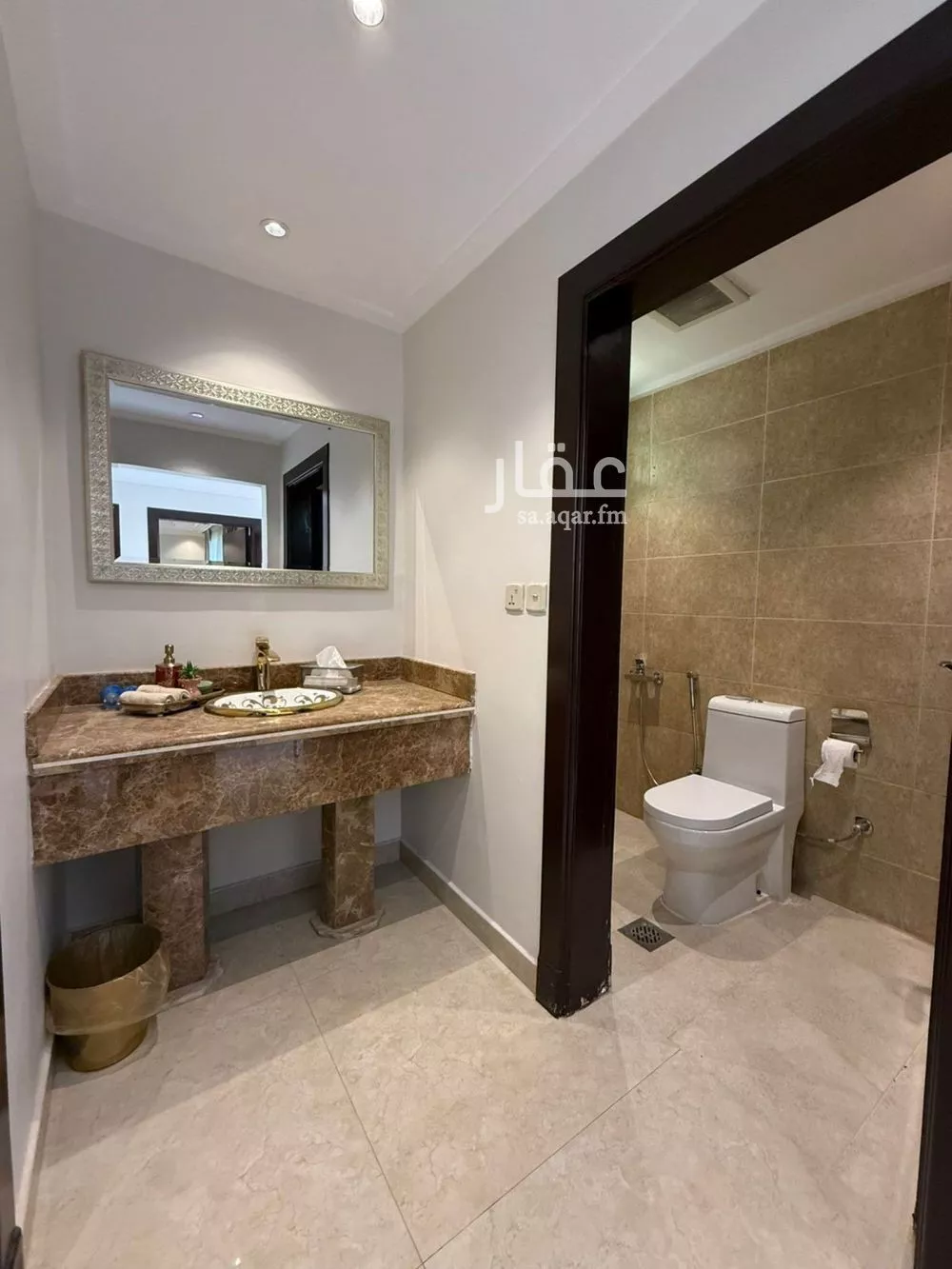 فيلا 4 غرف في التعاون 7