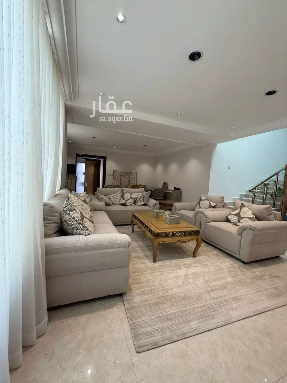 فيلا 4 غرف في التعاون 10