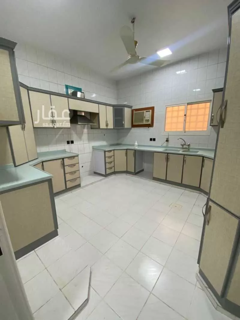 فيلا 6 غرف في الشهداء 5