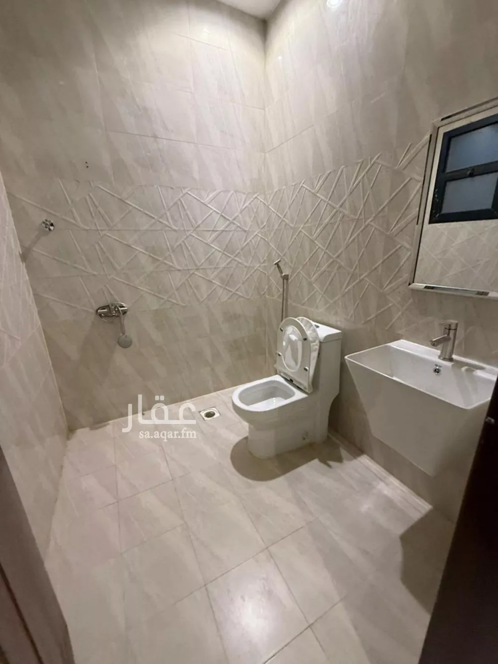 شقة 6 غرف في بدر 12