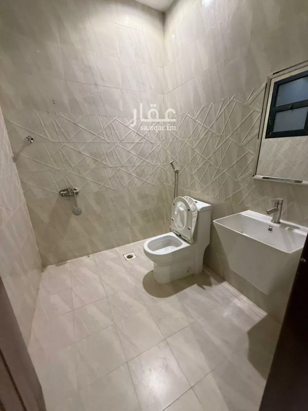 شقة 6 غرف في بدر 10