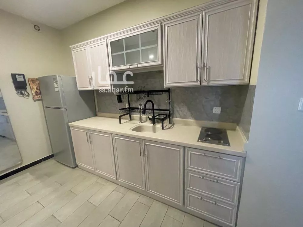 شقة 1 غرف في ضاحية الملك فهد 9