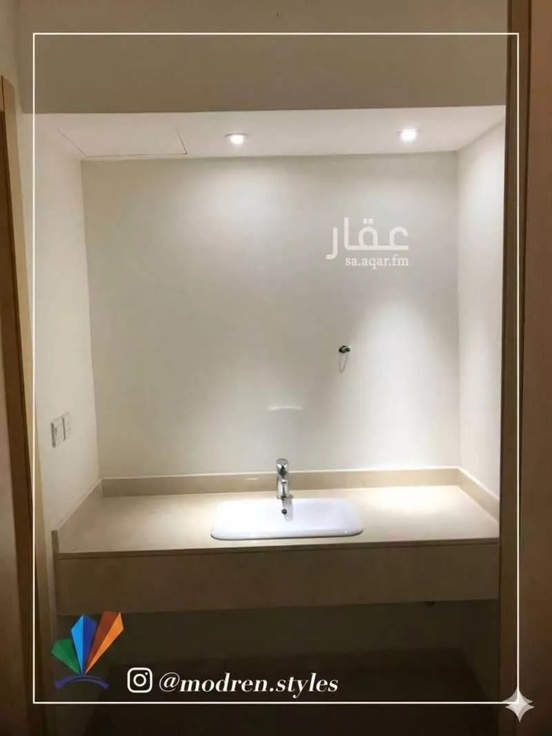 فيلا 6 غرف في العارض 9