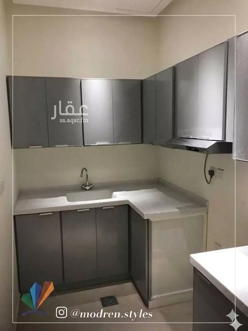 فيلا 6 غرف في العارض 10