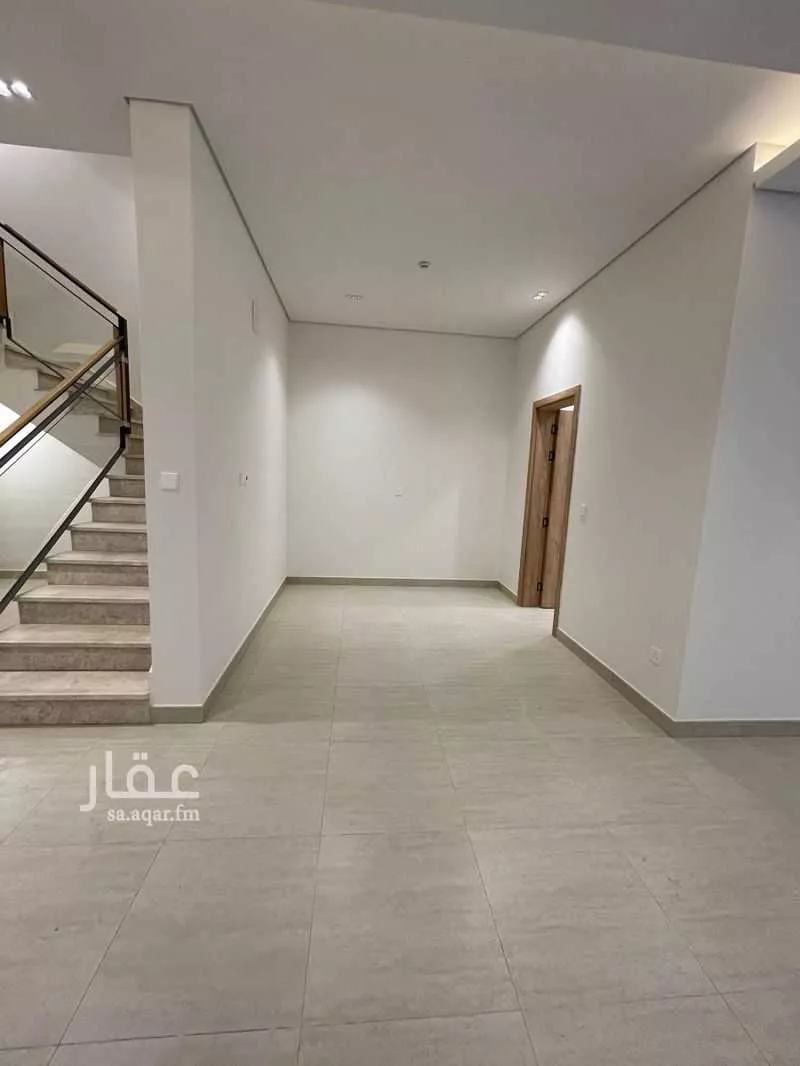 فيلا 5 غرف في الرمال 2