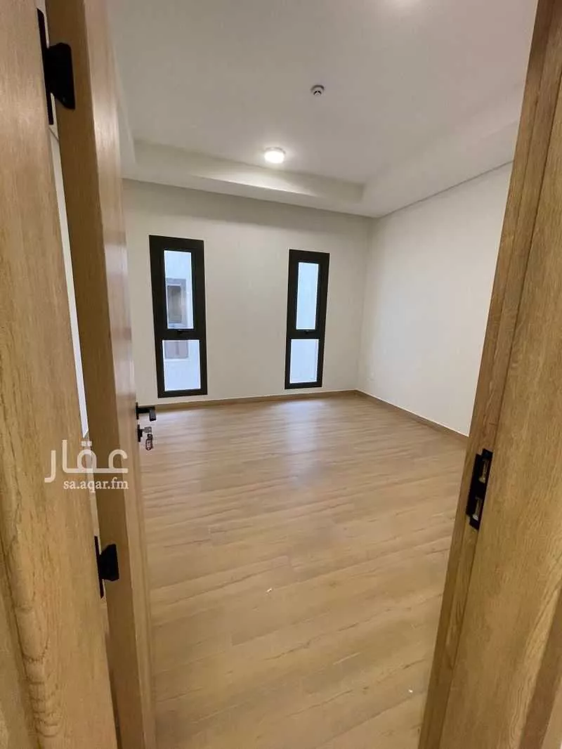 فيلا 5 غرف في الرمال 10