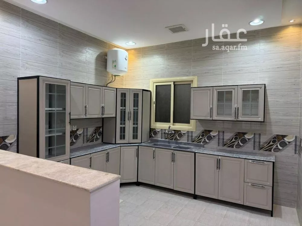 دور 3 غرف في العارض 17