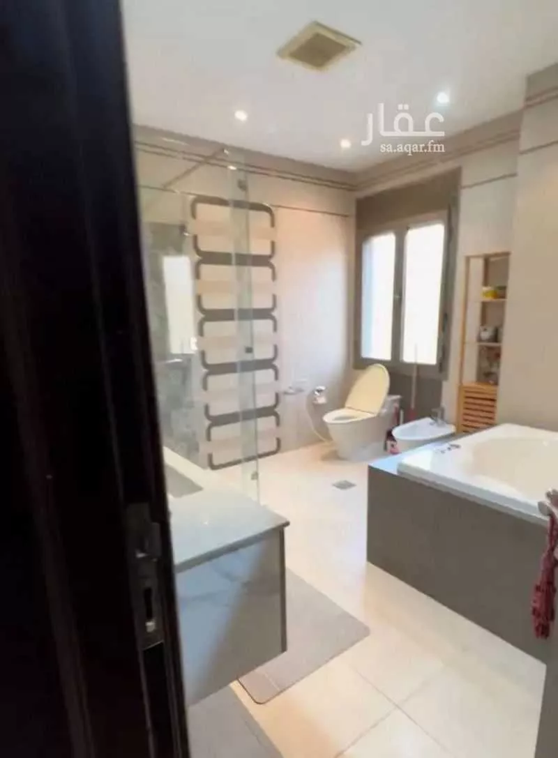 فيلا 10 غرف في النعيم 8