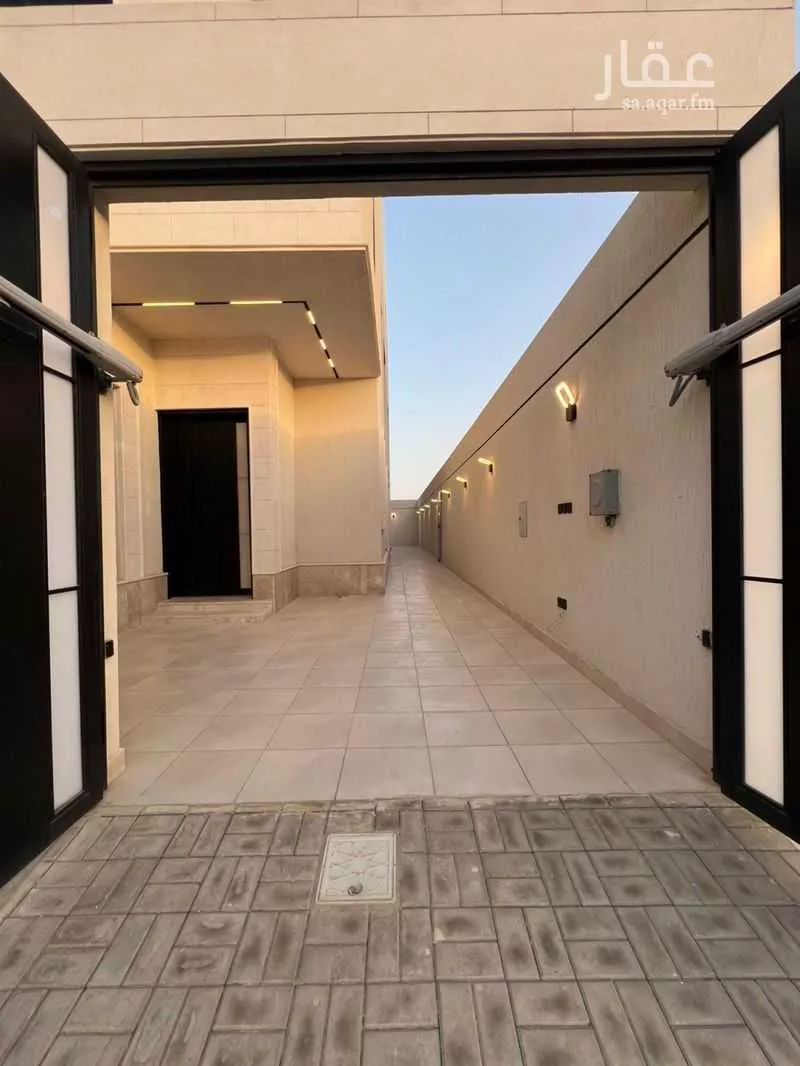 18 bedroom villa in Al Janadriyah 3
